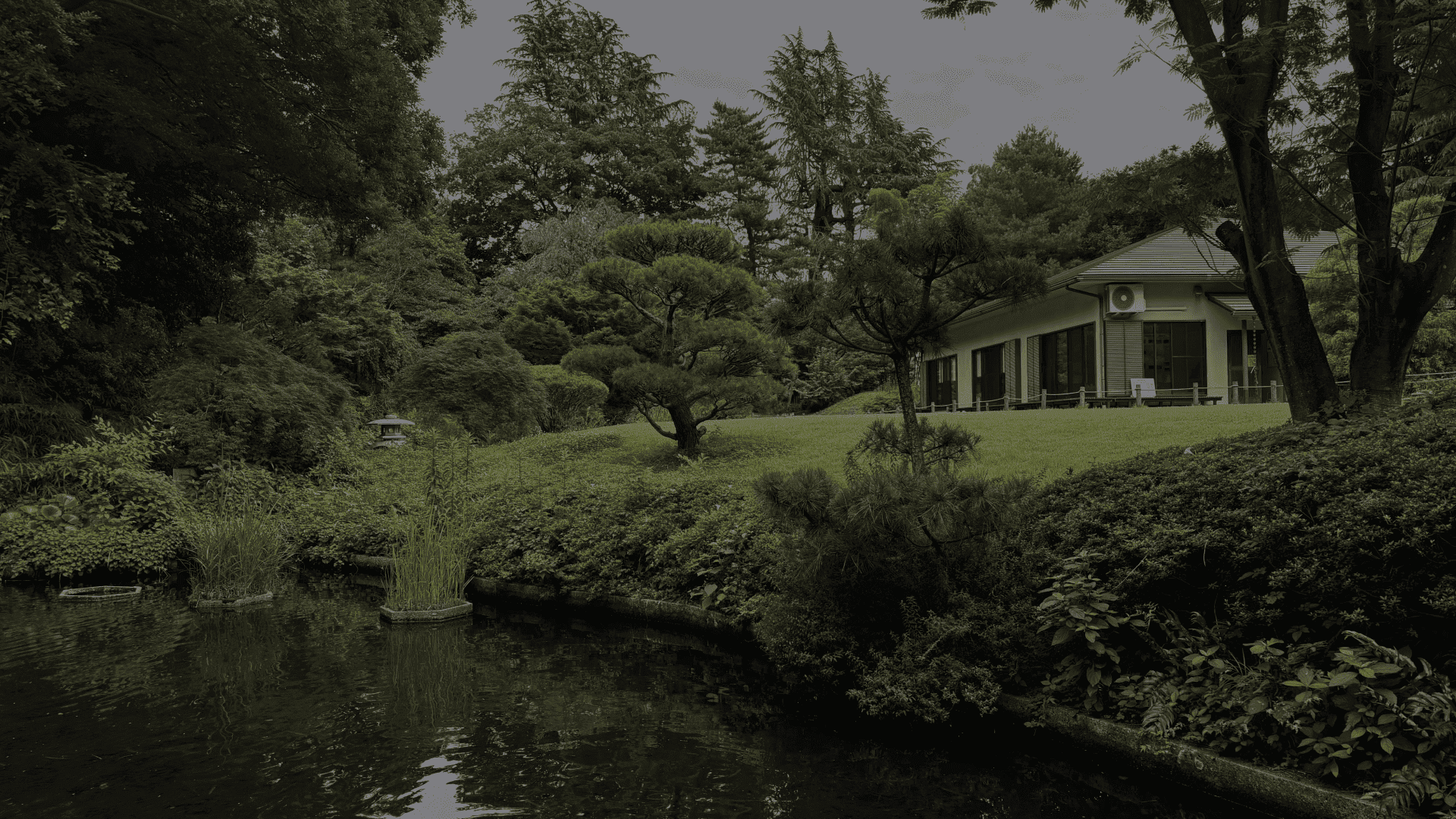 The Japanese-style building and restored garden at Sugekari Park