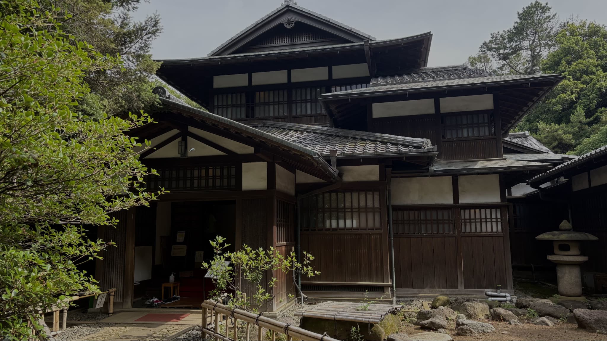 The pond garden seen across the veranda of the Japanese-style residence